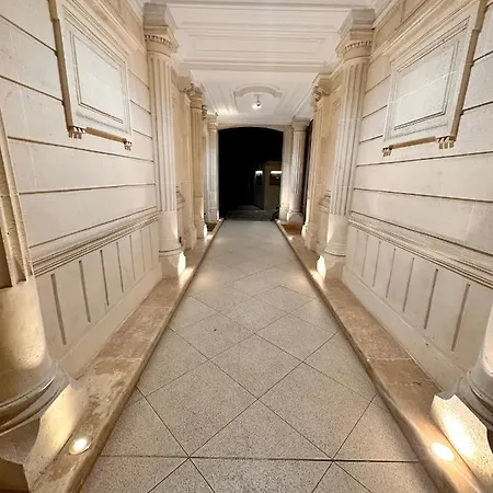 Moderne - Champs Elysees Haussmann *